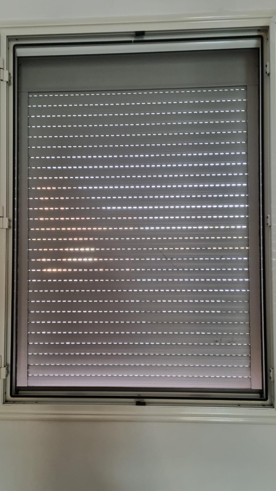 Moustiquaire enroulable