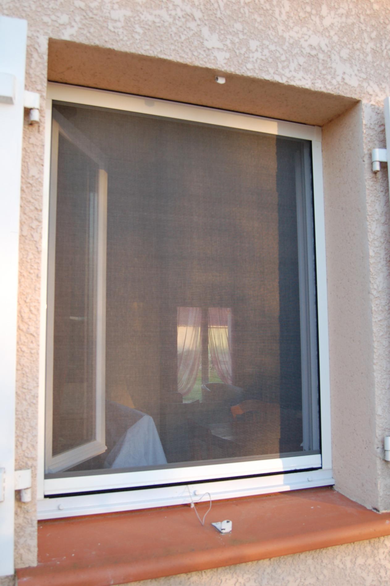 Moustiquaire enroulable